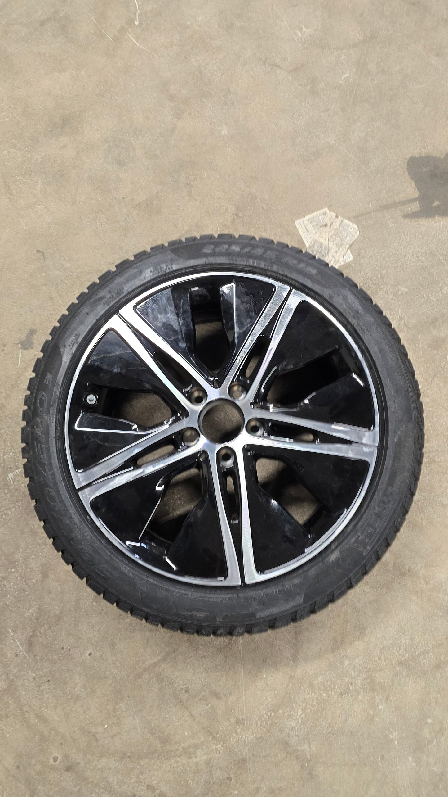 MERCEDES-BENZ CLA 220/250 WINTER TIRE PACKAGE | Used