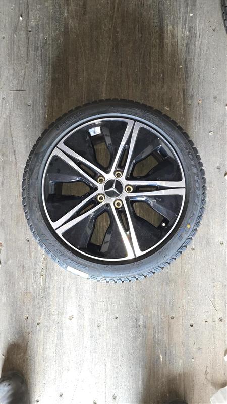 MERCEDES-BENZ CLA/A250 WINTER TIRE PACKAGE | Used