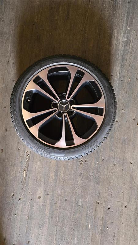 MERCEDES-BENZ C300 WINTER TIRE PACKAGE | Used