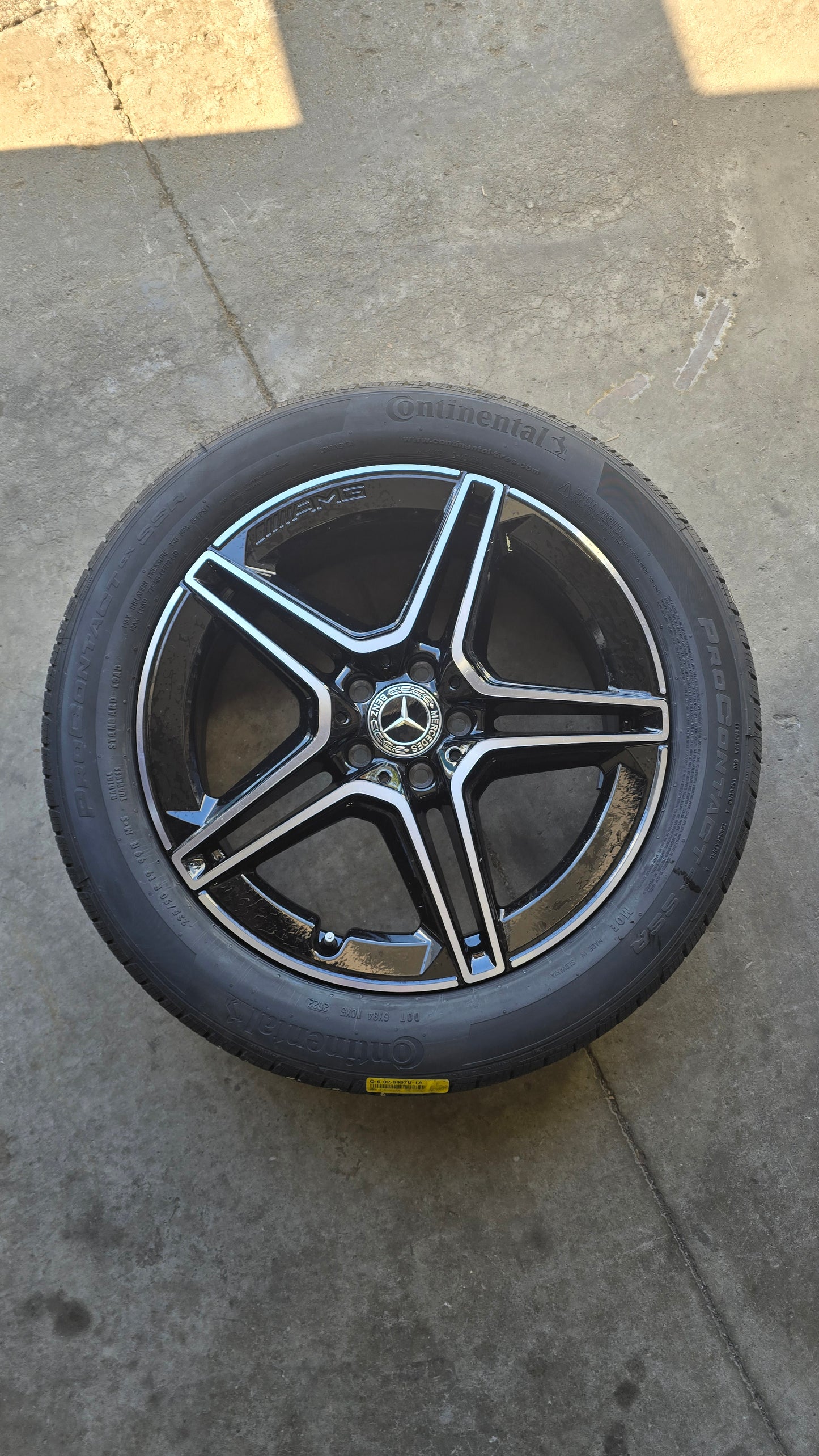 MERCEDES BENZ GLB 250 ALL SEASON TIRE PACKAGE | Used