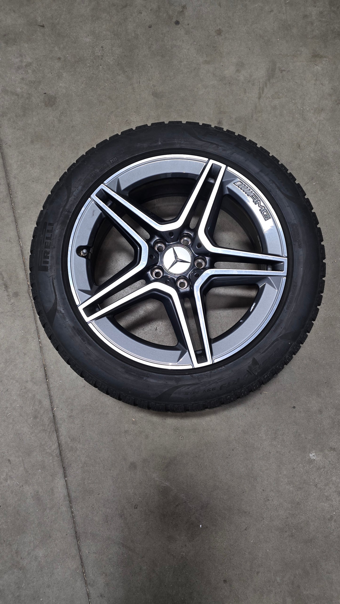 MERCEDES-BENZ GLA/GLB AMG WINTER TIRE PACKAGE